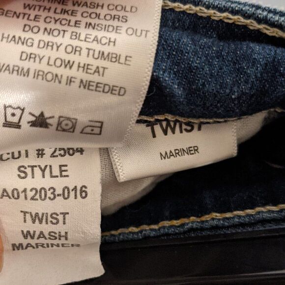 Amo | Twist Mid-Rise Skinny Cropped Jeans - Picture 6 of 7